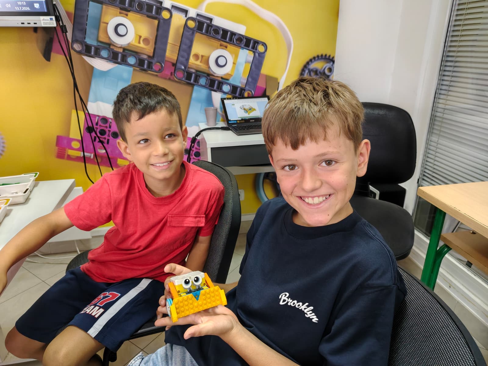 Djeca na radionici LEGO robotike – fotografija 2
