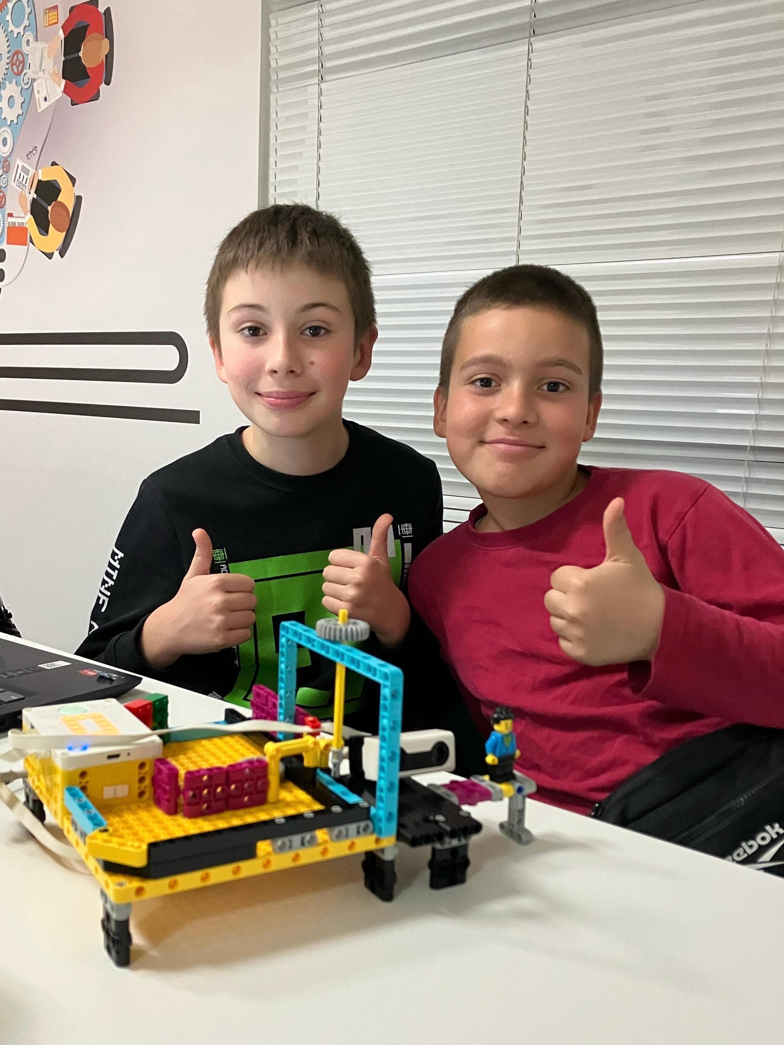 Djeca na radionici LEGO robotike – fotografija 7