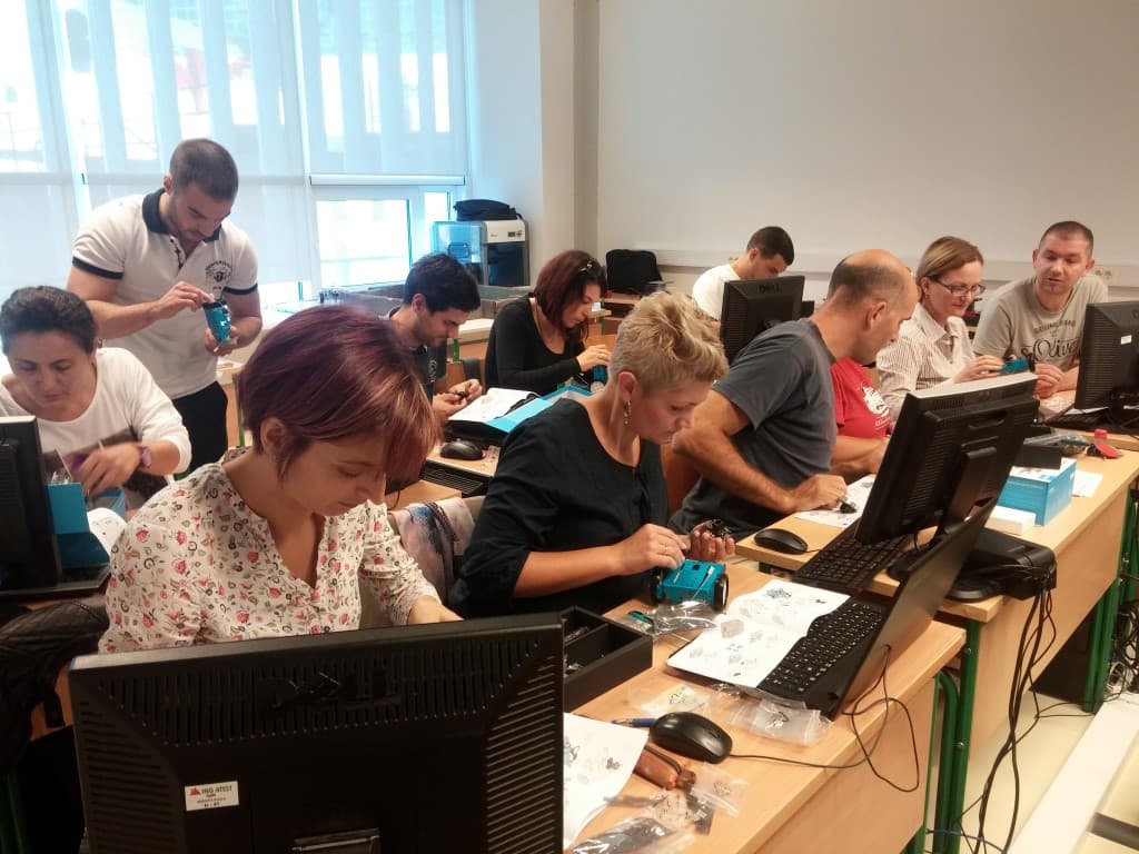 Edukacija učitelja i mentora u računalnoj učionici